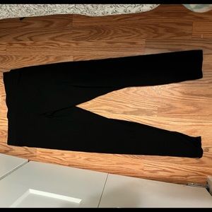PINK Victoria’s Secret Black Leggings (Size Large, used)